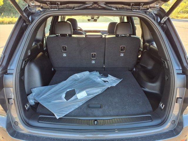 new 2025 Jeep Grand Cherokee car, priced at $46,552