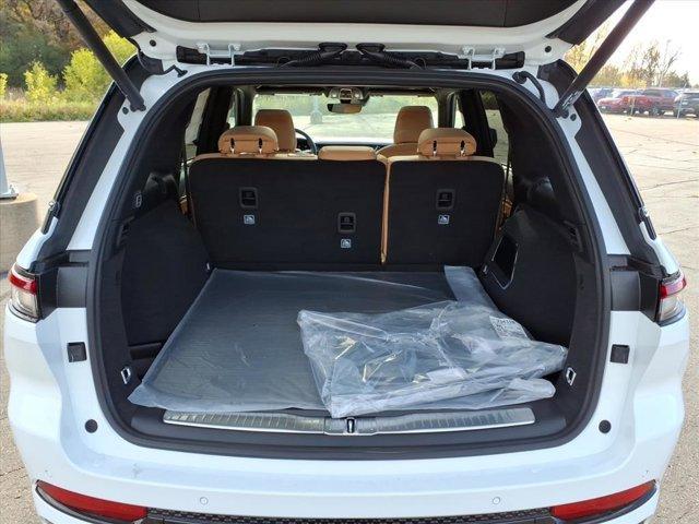 new 2025 Jeep Grand Cherokee car, priced at $60,999