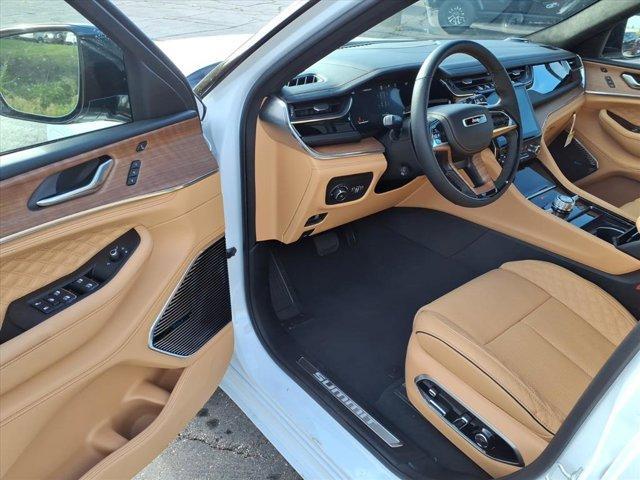 new 2025 Jeep Grand Cherokee car, priced at $60,999