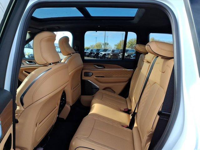 new 2025 Jeep Grand Cherokee car, priced at $60,999