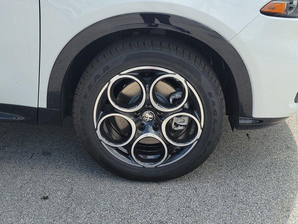 new 2025 Alfa Romeo Tonale car, priced at $39,617