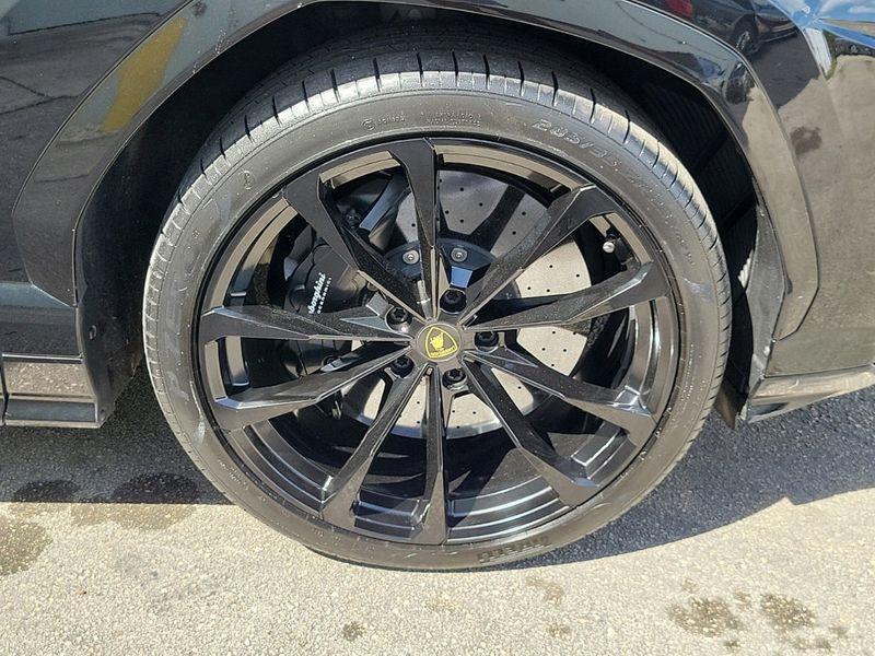 used 2022 Lamborghini Urus car, priced at $212,217