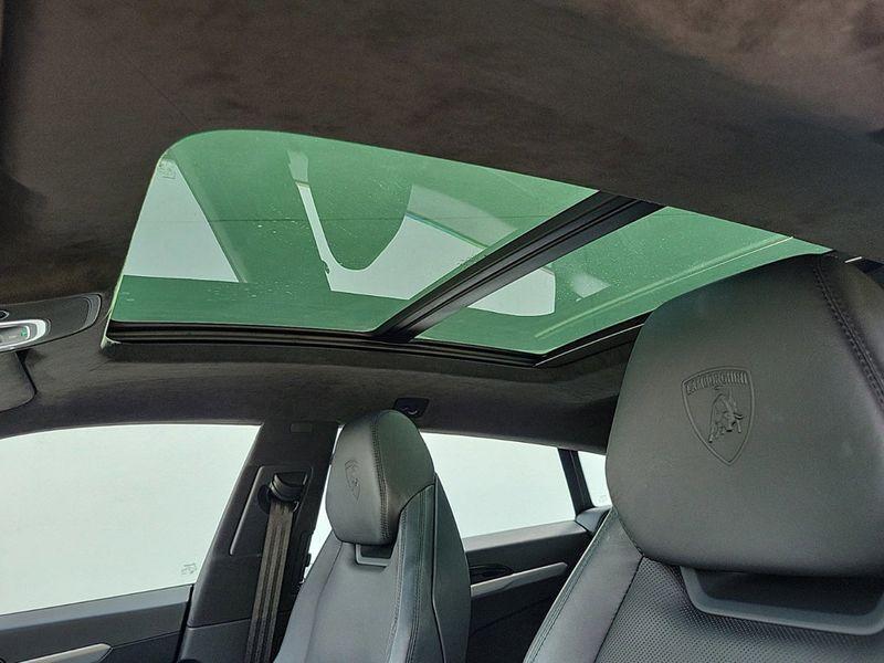 used 2022 Lamborghini Urus car, priced at $212,217