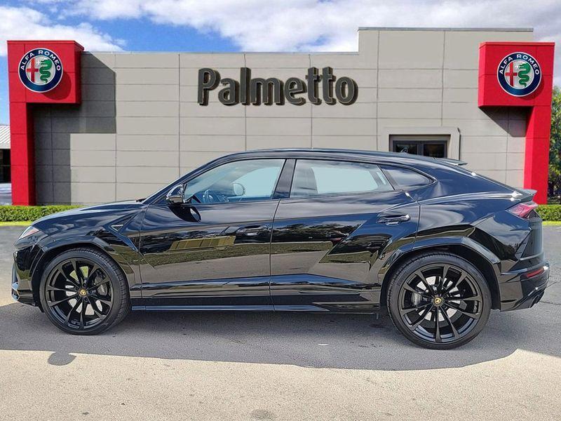 used 2022 Lamborghini Urus car, priced at $212,217