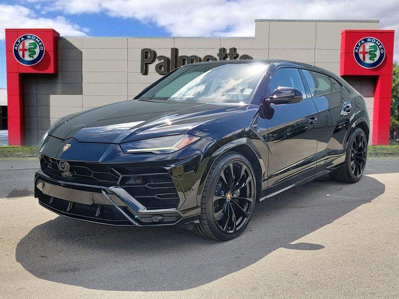 used 2022 Lamborghini Urus car, priced at $212,217