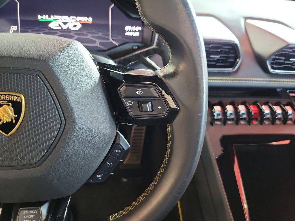 used 2022 Lamborghini Huracan EVO car