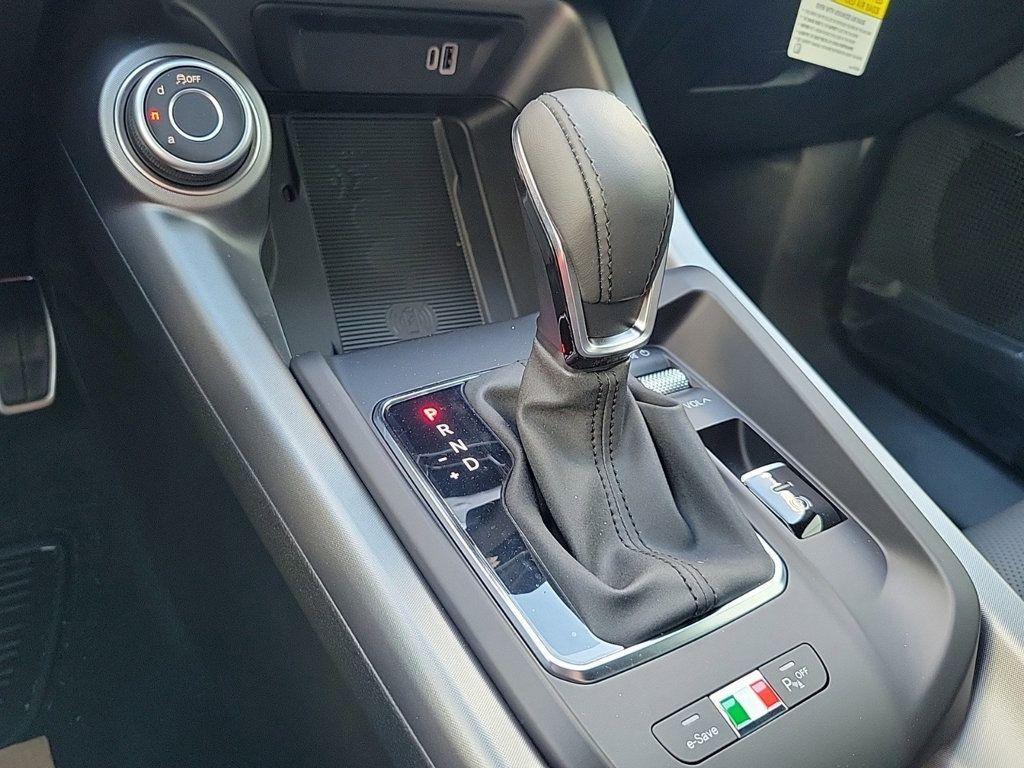 new 2025 Alfa Romeo Tonale car, priced at $39,617