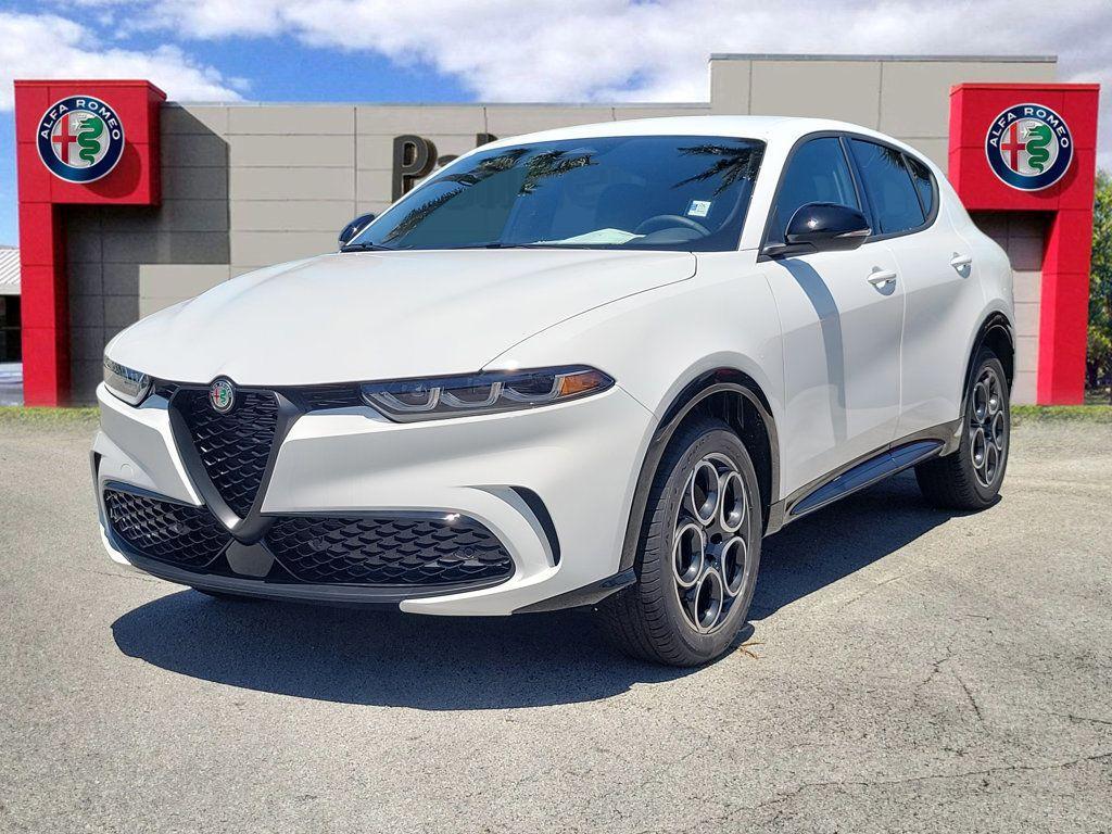 new 2025 Alfa Romeo Tonale car, priced at $37,717