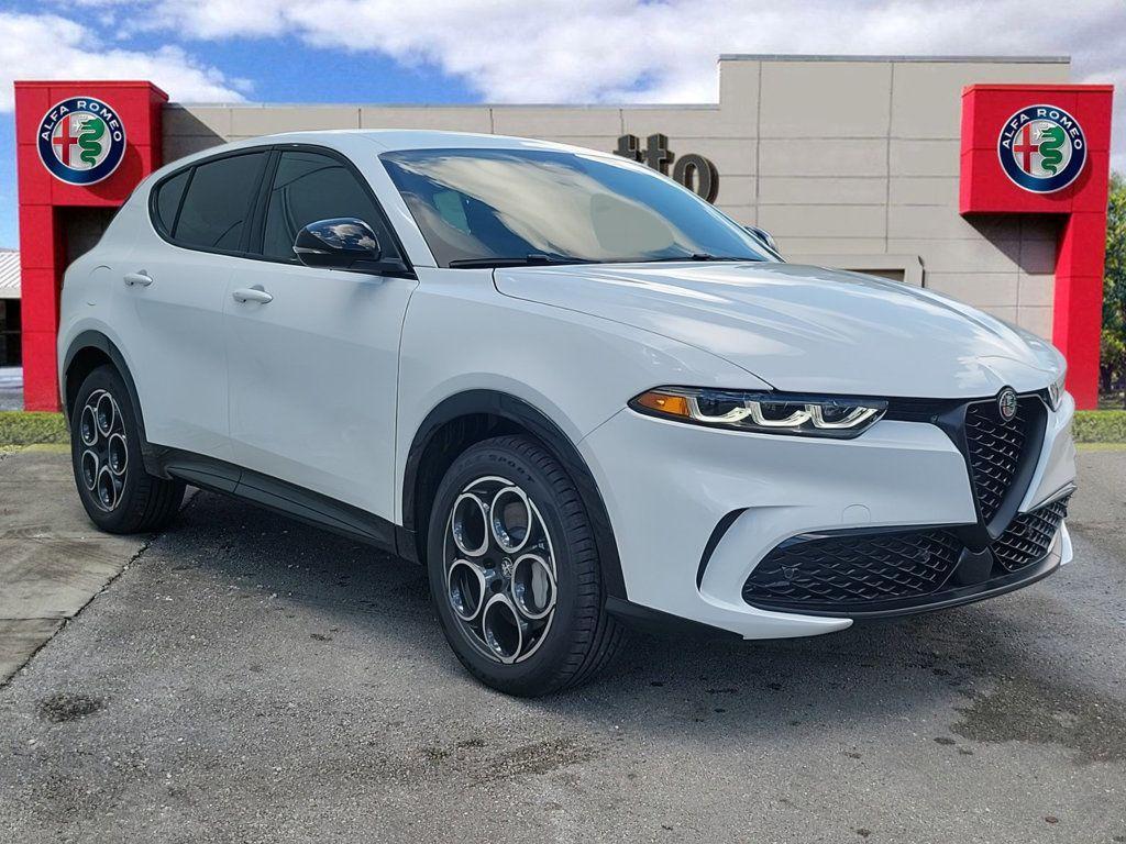 new 2025 Alfa Romeo Tonale car, priced at $38,217