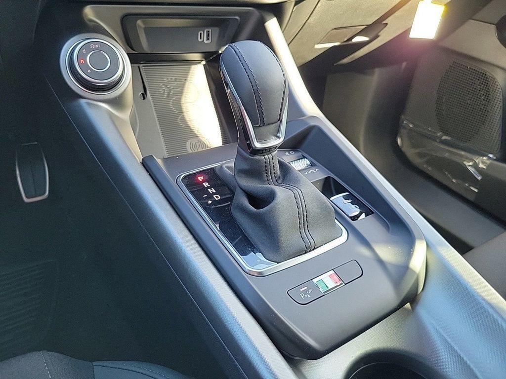 new 2025 Alfa Romeo Tonale car, priced at $39,617