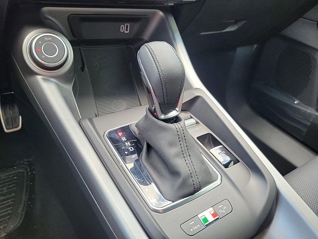 new 2025 Alfa Romeo Tonale car, priced at $38,217