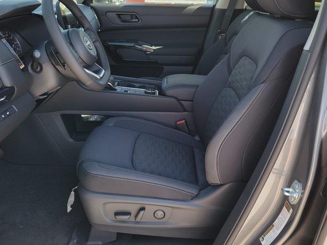 new 2025 Nissan Pathfinder car, priced at $41,655