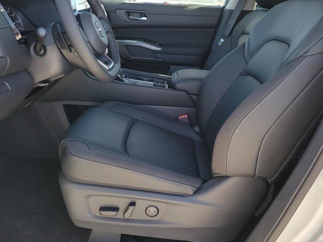 new 2025 Nissan Pathfinder car, priced at $39,340