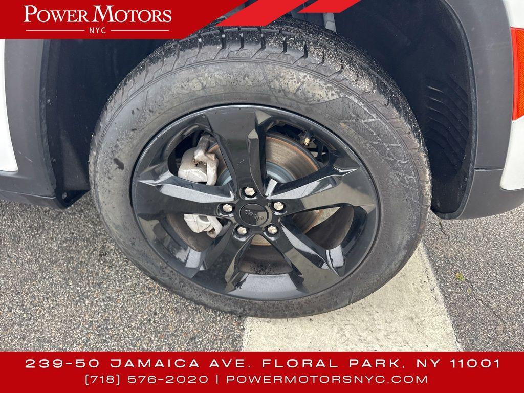 used 2023 Jeep Grand Cherokee car, priced at $23,495