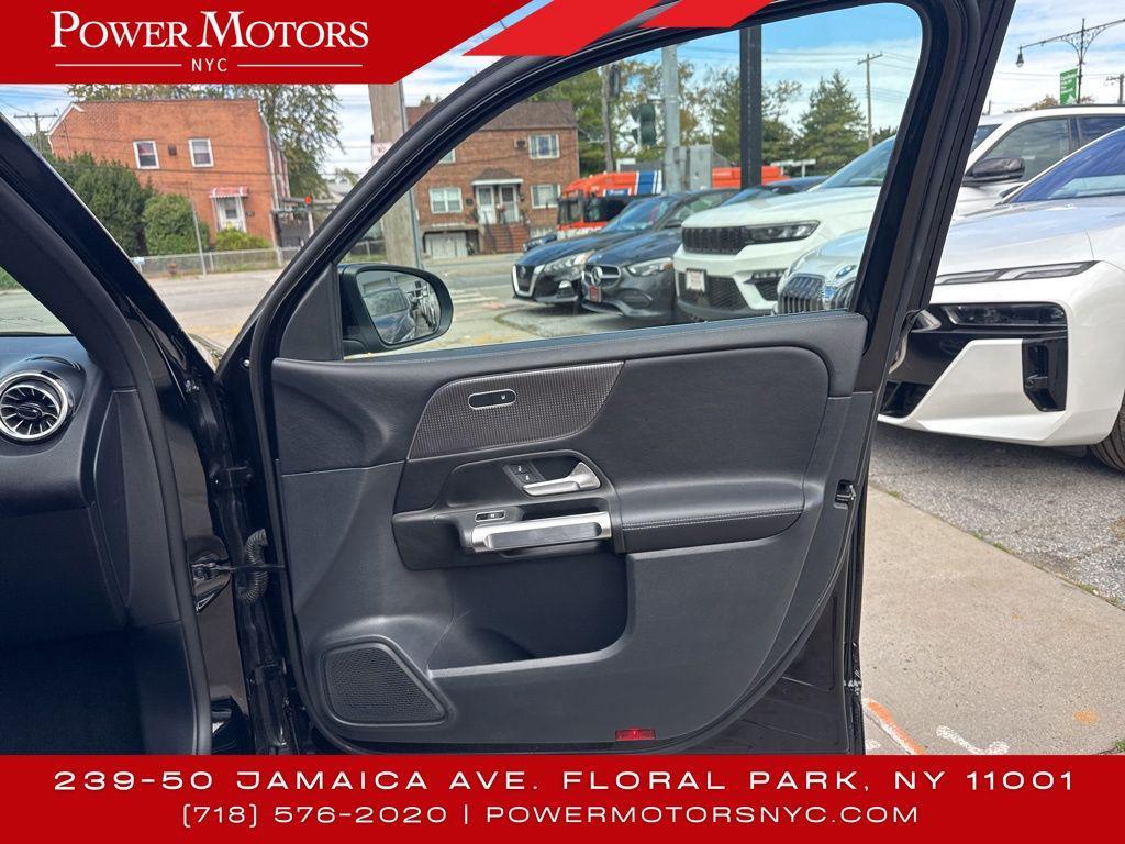 used 2022 Mercedes-Benz GLB 250 car