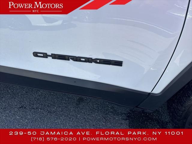 used 2023 Jeep Cherokee car, priced at $19,236