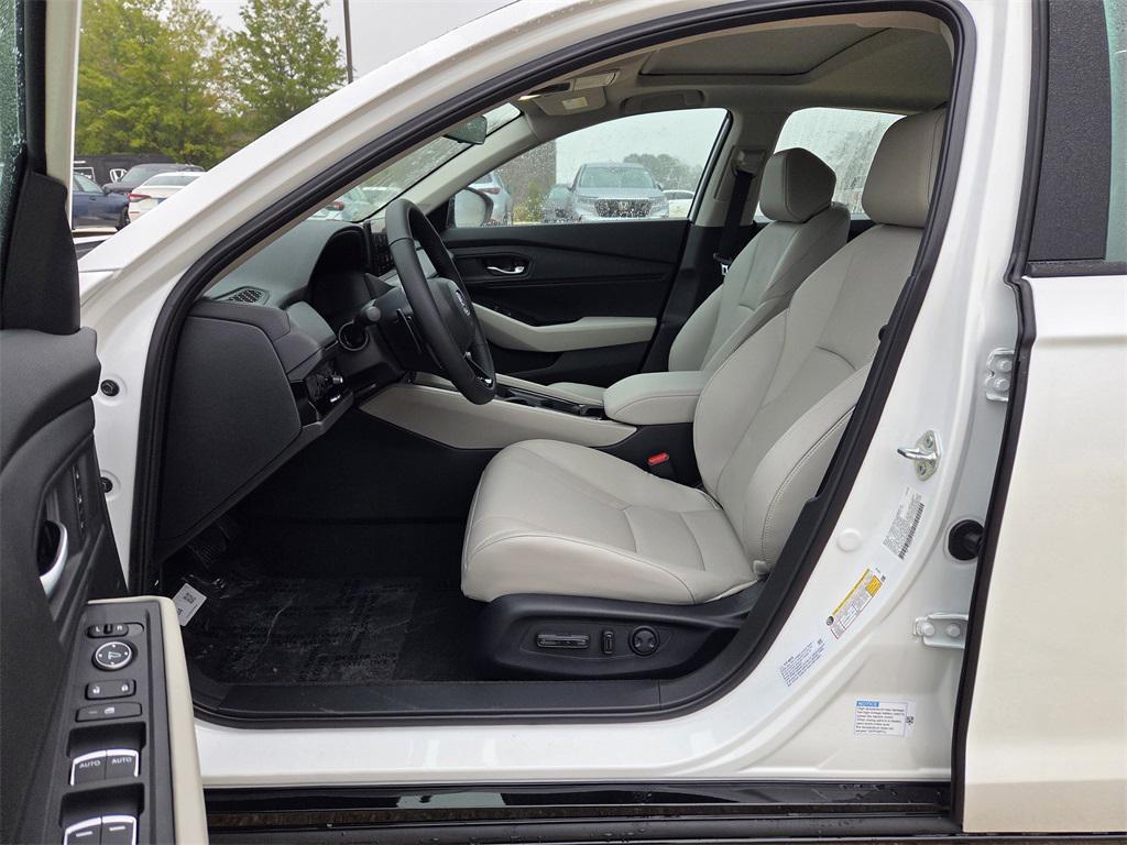 new 2025 Honda Accord Hybrid car, priced at $36,590