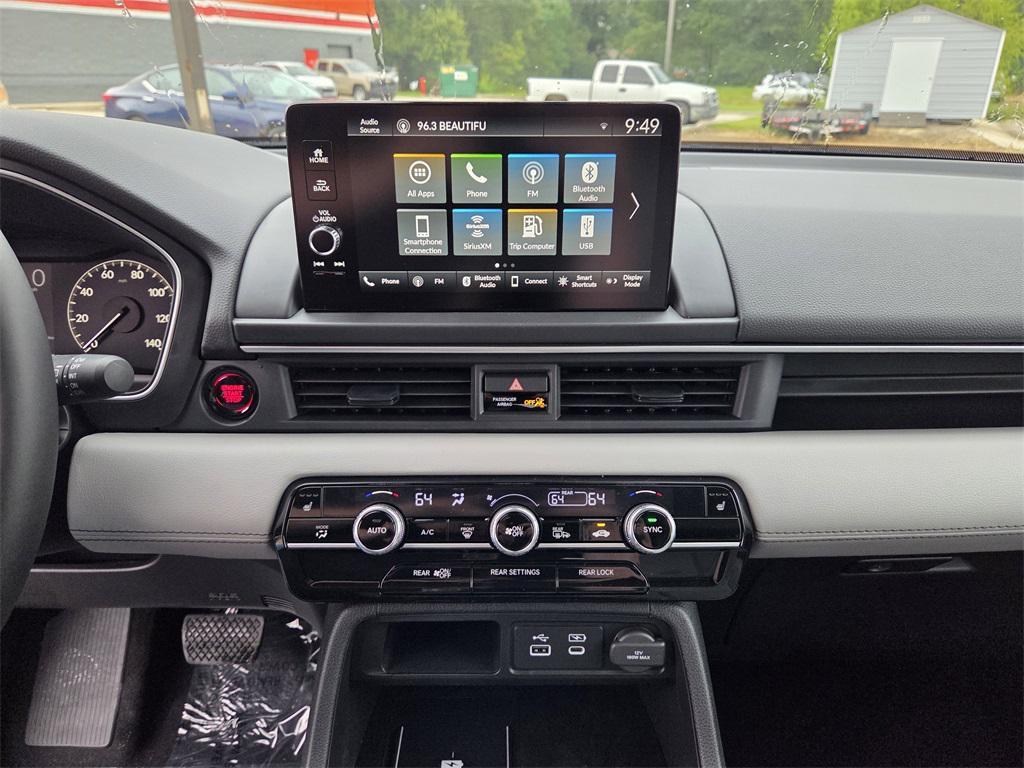 new 2025 Honda Pilot car, priced at $44,995