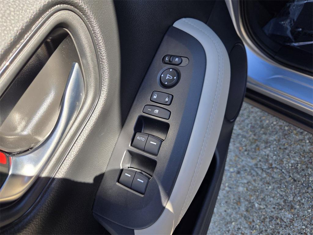 used 2026 Honda HR-V car, priced at $26,250