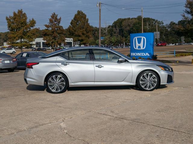 used 2023 Nissan Altima car, priced at $23,585