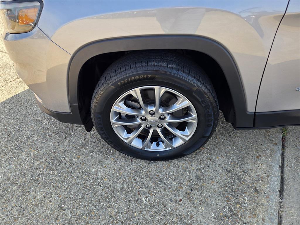 used 2021 Jeep Cherokee car, priced at $17,250