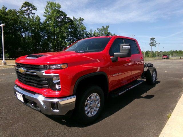 new 2025 Chevrolet Silverado 3500 car, priced at $70,855