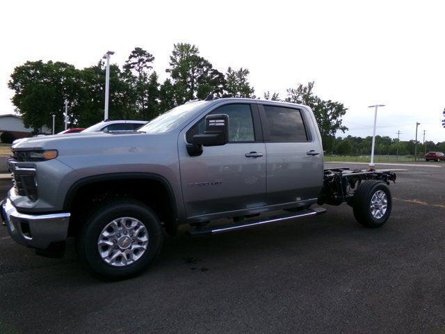 new 2025 Chevrolet Silverado 3500 car, priced at $70,855