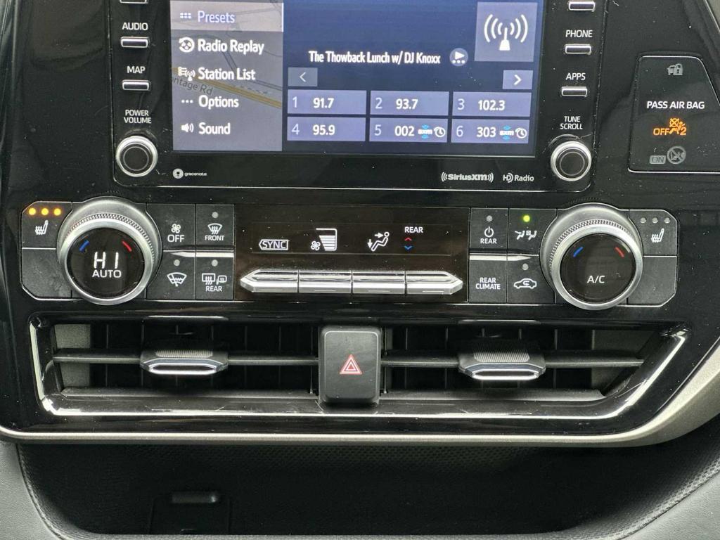 used 2022 Toyota Highlander car, priced at $30,727