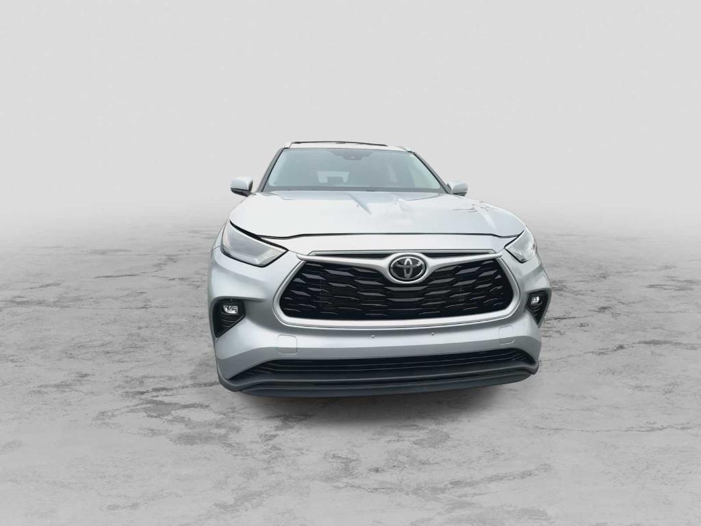 used 2022 Toyota Highlander car, priced at $30,727