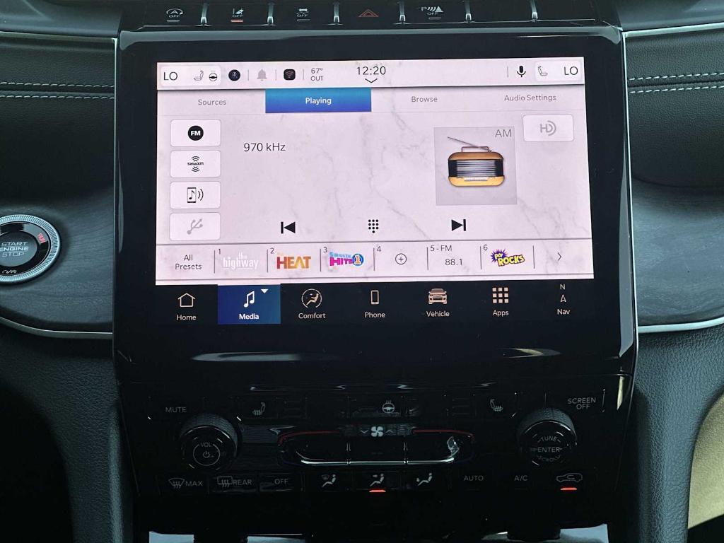 new 2025 Jeep Grand Cherokee car, priced at $44,190