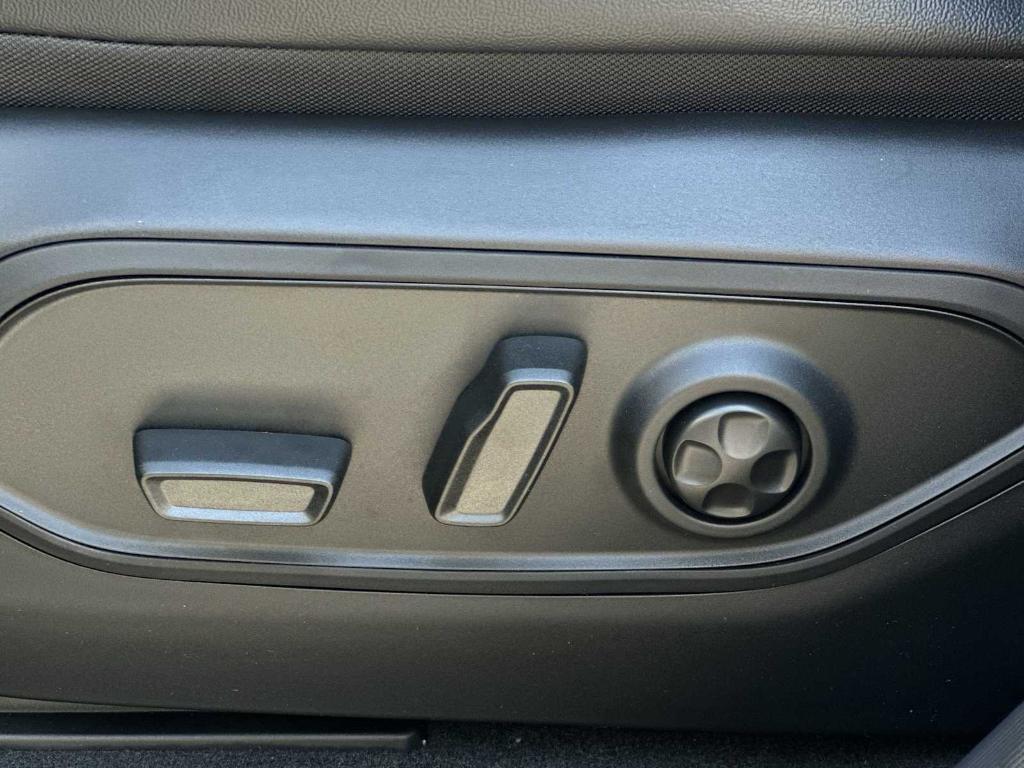 new 2025 Jeep Grand Cherokee car, priced at $44,190