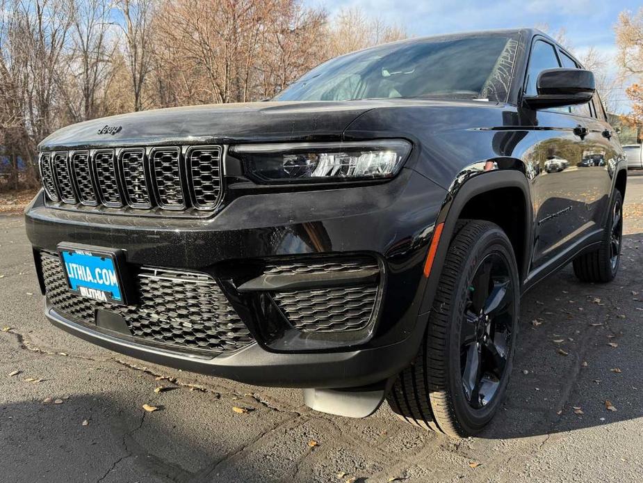 new 2025 Jeep Grand Cherokee car, priced at $42,011