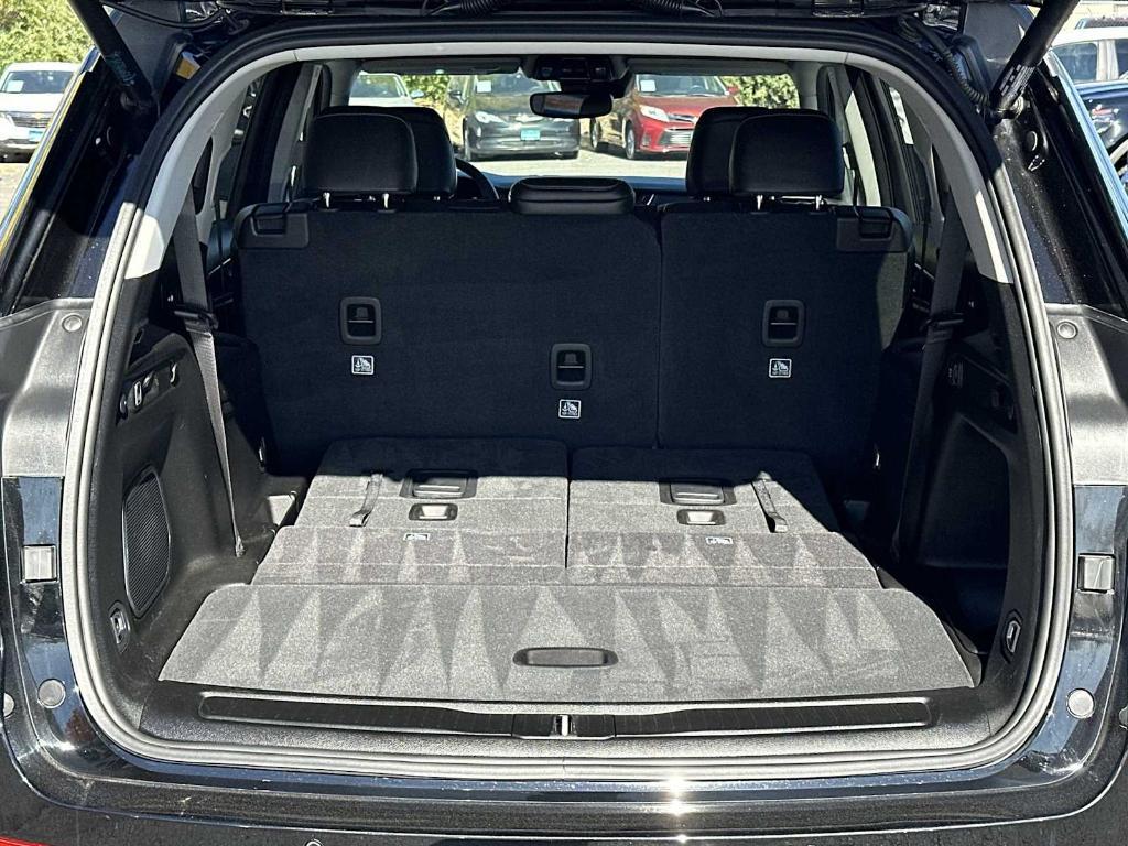 used 2024 Jeep Grand Cherokee L car, priced at $37,821