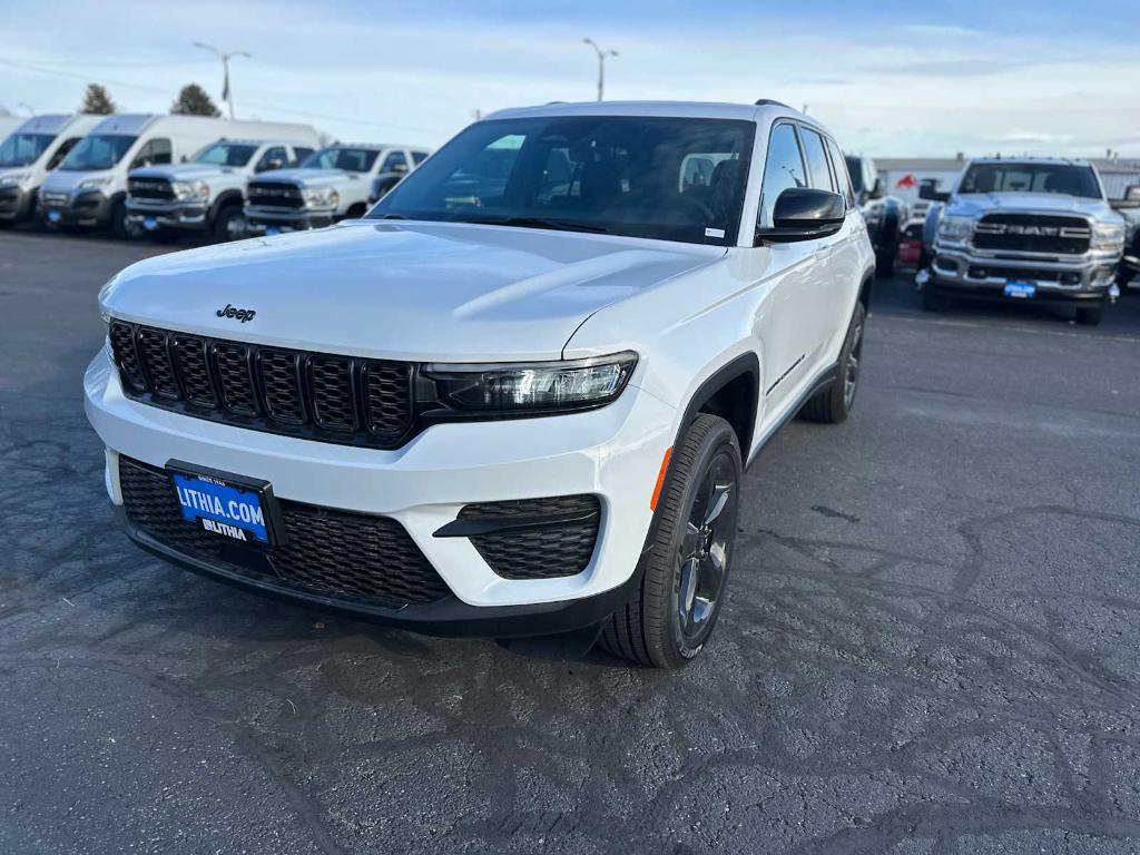 new 2025 Jeep Grand Cherokee car, priced at $41,794