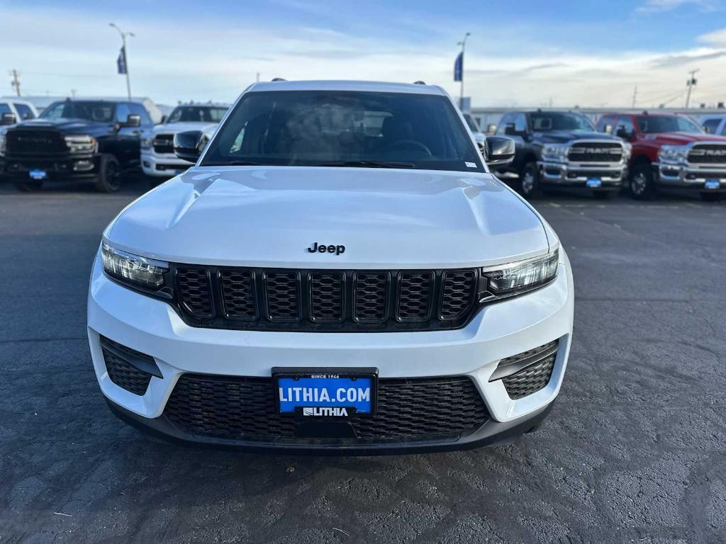 new 2025 Jeep Grand Cherokee car, priced at $41,794