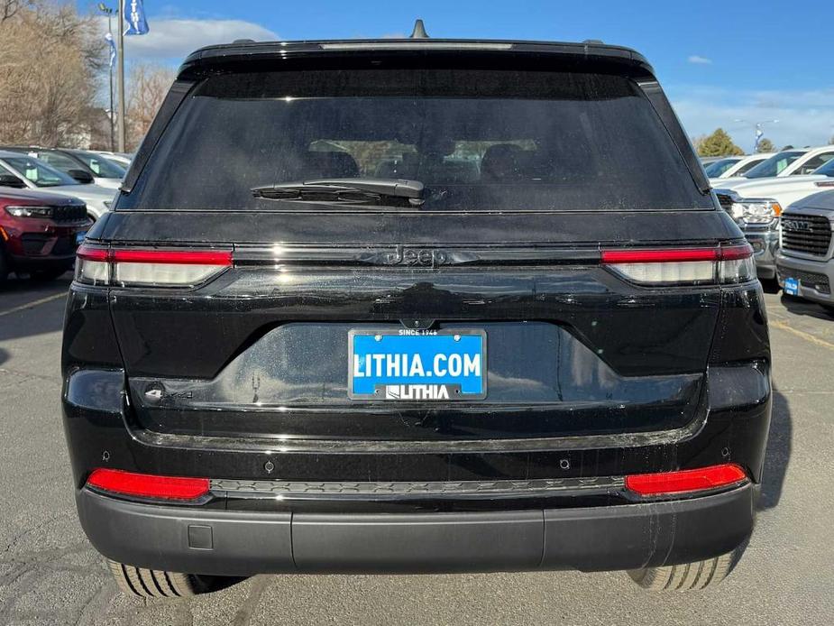 new 2025 Jeep Grand Cherokee car, priced at $42,011