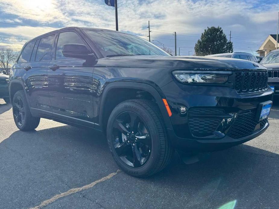 new 2025 Jeep Grand Cherokee car, priced at $42,011