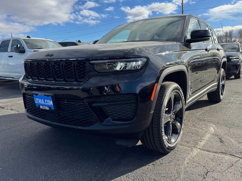 new 2025 Jeep Grand Cherokee car, priced at $42,011