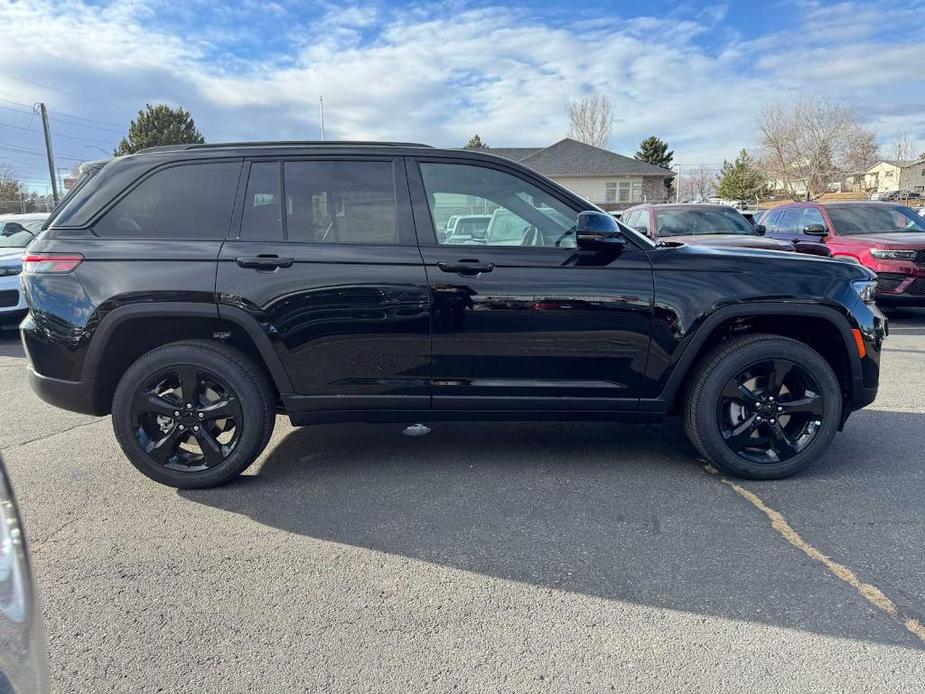 new 2025 Jeep Grand Cherokee car, priced at $42,011