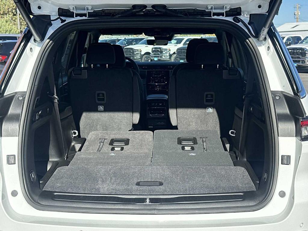 new 2025 Jeep Grand Cherokee L car, priced at $38,326