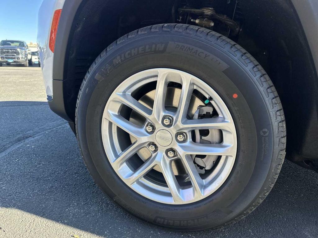 new 2025 Jeep Grand Cherokee L car, priced at $38,326