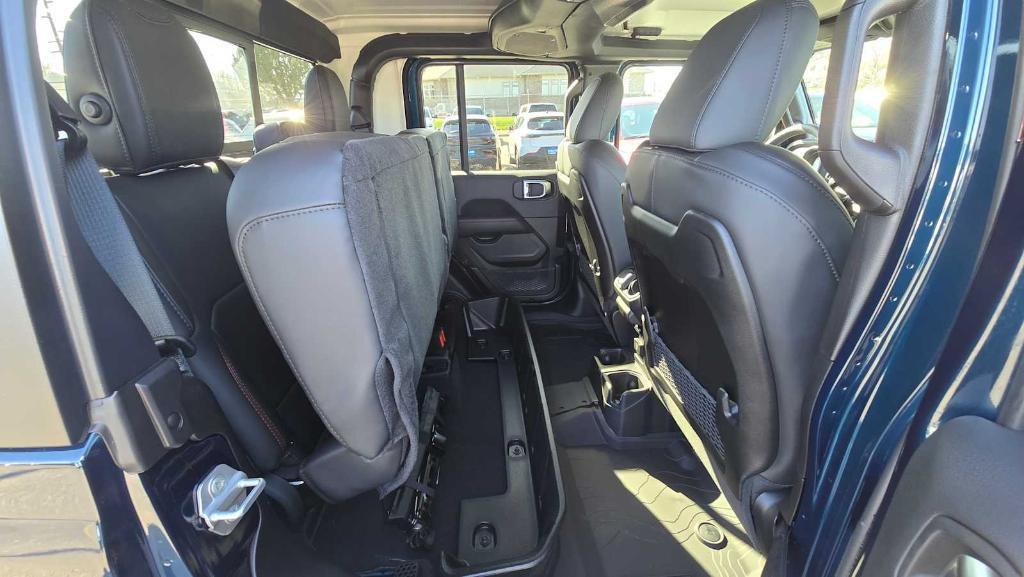 new 2025 Jeep Gladiator car, priced at $51,390