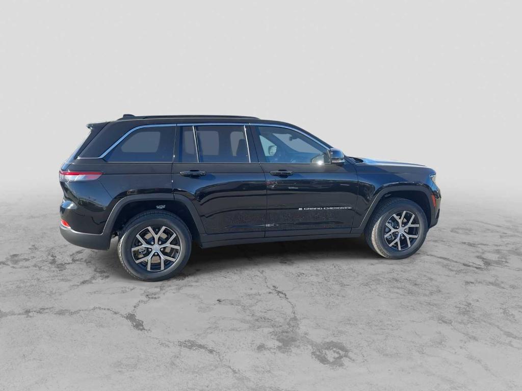 new 2025 Jeep Grand Cherokee car, priced at $42,701
