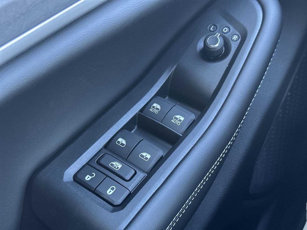 new 2025 Jeep Grand Cherokee car, priced at $42,701