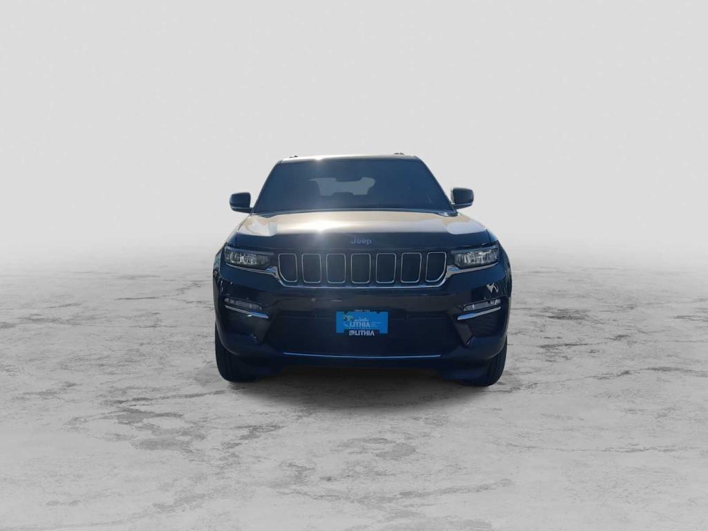 new 2025 Jeep Grand Cherokee car, priced at $42,701