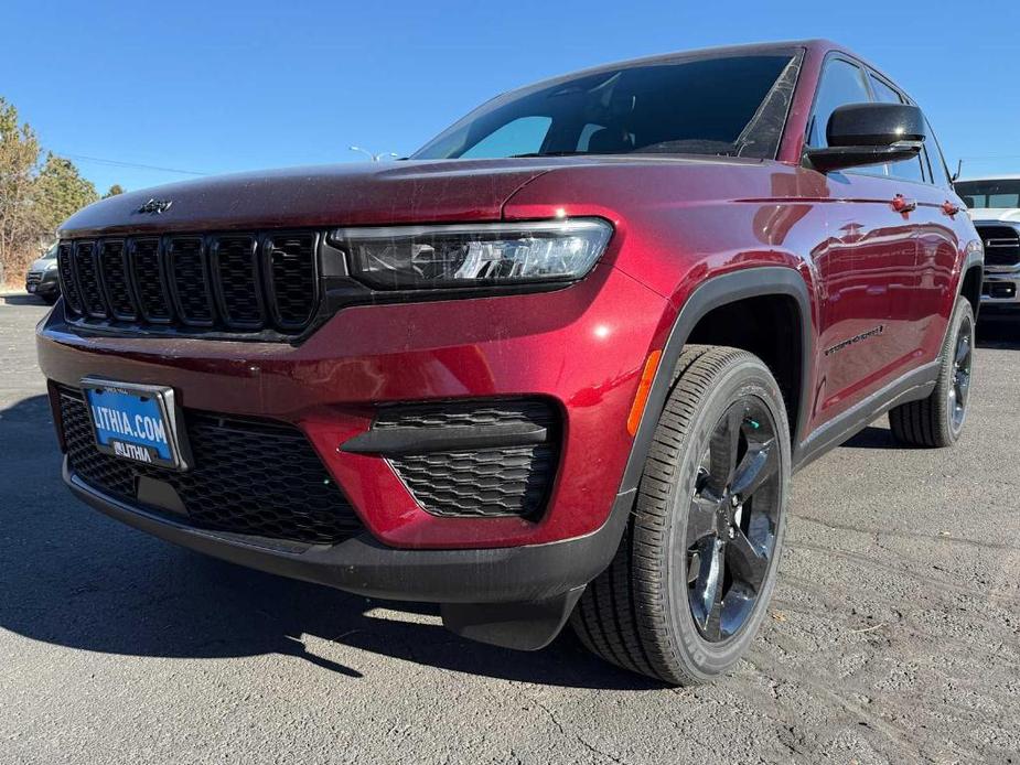 new 2025 Jeep Grand Cherokee car, priced at $42,002