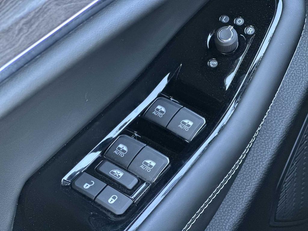 new 2025 Jeep Grand Cherokee L car, priced at $53,672