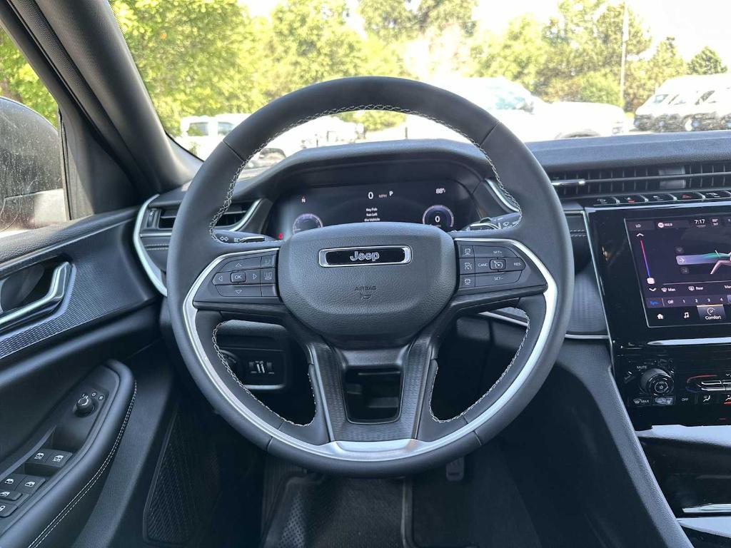 new 2025 Jeep Grand Cherokee car, priced at $36,540