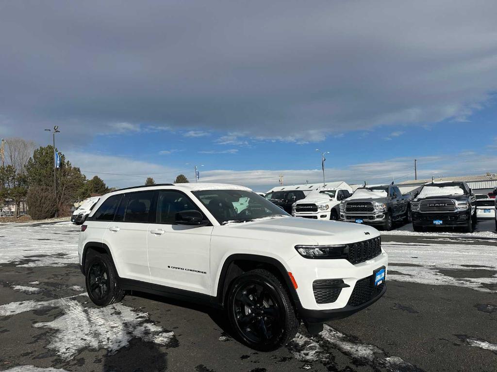 new 2025 Jeep Grand Cherokee car, priced at $40,993