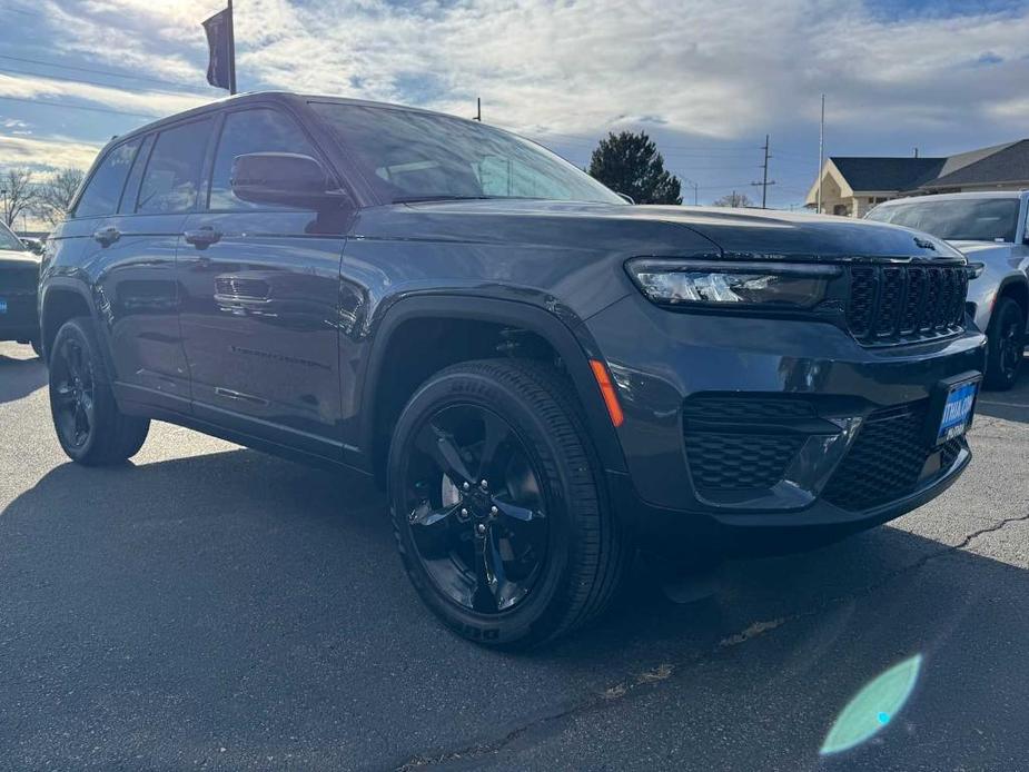 new 2025 Jeep Grand Cherokee car, priced at $42,011